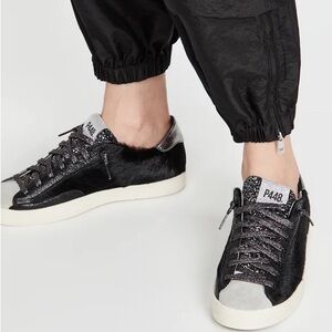 P448 John Cowhair with Glitter